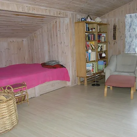 Three-bedroom Holiday In Халс